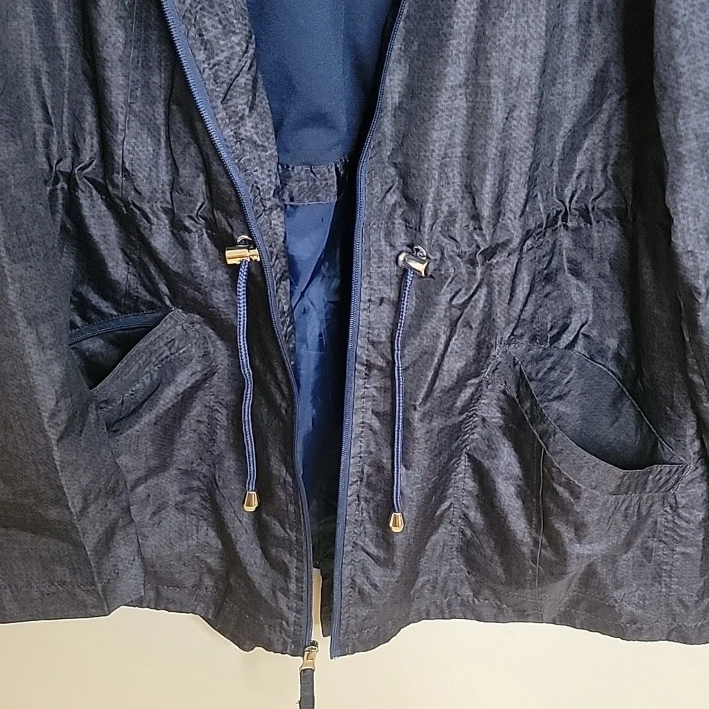 INTL Details size medium casual